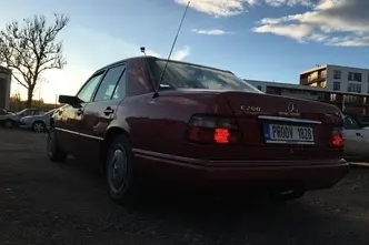 Mercedes-Benz E 200, 2.0, 100 kW, bensiin, automaat, tagavedu