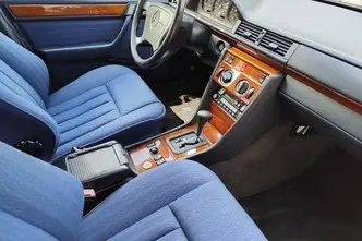 Mercedes-Benz E 200, 2.0, 100 kW, bensiin, automaat, tagavedu