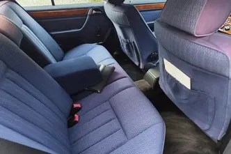 Mercedes-Benz E 200, 2.0, 100 kW, bensiin, automaat, tagavedu