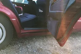Mercedes-Benz E 200, 2.0, 100 kW, bensiin, automaat, tagavedu