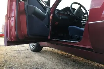 Mercedes-Benz E 200, 2.0, 100 kW, bensiin, automaat, tagavedu