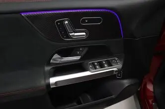 Mercedes-Benz GLB 180, 1.3, 100 kW, bensiin, automaat, esivedu