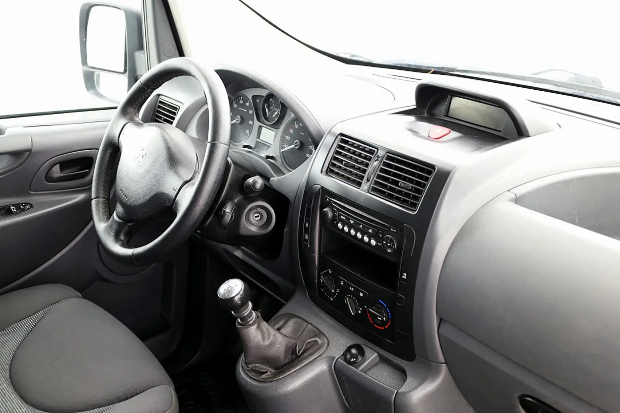 Peugeot Expert, 2.0, 94 kW, diesel, manual, four-wheel drive