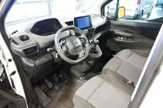 Peugeot Partner, 1.2, 81 kW, petrol, manual, front-wheel drive