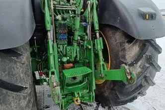 John Deere 6215R, 188 kW, diisel, automaat