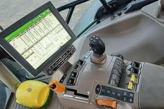 John Deere 6215R, 188 kW, дизель, автомат