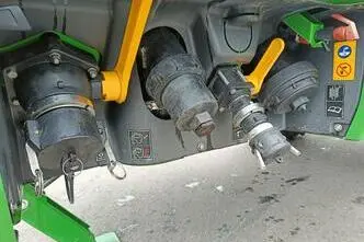 John Deere R962i