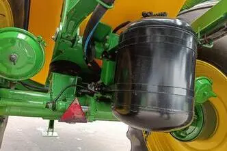 John Deere R962i