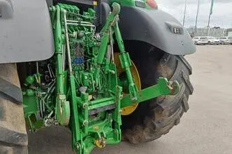 John Deere 6215R, 188 kW, diisel, automaat