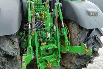 John Deere 6215R, 188 kW, дизель, автомат