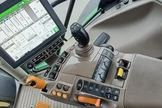 John Deere 6215R, 188 kW, дизель, автомат