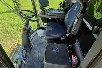 New Holland CX 8.90, 8.7, 308 kW, дизель, передний привод