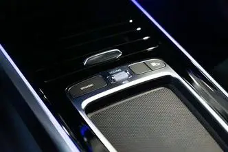 Mercedes-Benz GLB 200, 2.0, 110 kW, hybrid, automatic, four-wheel drive