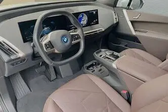 BMW iX, 385 kW, elekter, nelikvedu