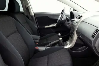 Toyota Corolla, 1.6, 91 kW, бензин, механическая, передний привод