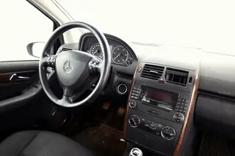 Mercedes-Benz A 180, 2.0, 108 kW, дизель, механическая, передний привод