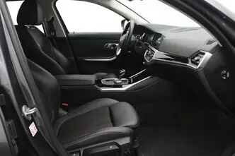 BMW 320, 2.0, 135 kW, petrol, automatic, rear-wheel drive