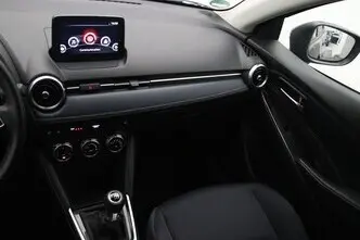 Mazda 2, 1.5, 66 kW, гибрид, механическая, передний привод