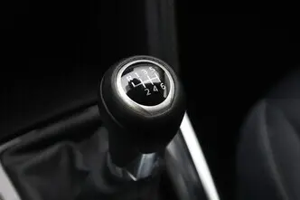 Mazda 2, 1.5, 66 kW, гибрид, механическая, передний привод