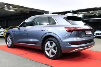 Audi e-tron, 158 kW, электричество, автомат, полный привод