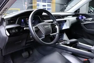 Audi e-tron, 158 kW, электричество, автомат, полный привод