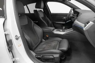 BMW 320, 2.0, 140 kW, дизель, автомат, полный привод