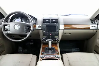 Volkswagen Touareg, 3.0, 165 kW, дизель, автомат, полный привод