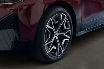 BMW iX, 385 kW, электричество, полный привод