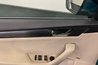 Škoda Superb, 2.0, 140 kW, bensiin, automaat, esivedu