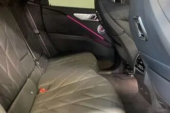 BMW XM, 4.4, 360 kW, pistikhübriid, automaat, nelikvedu