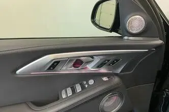 BMW XM, 4.4, 360 kW, pistikhübriid, automaat, nelikvedu