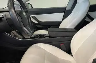 Tesla Model 3, 155 kW, electric, automatic, four-wheel drive