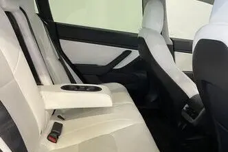 Tesla Model 3, 155 kW, electric, automatic, four-wheel drive