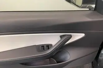 Tesla Model 3, 155 kW, electric, automatic, four-wheel drive