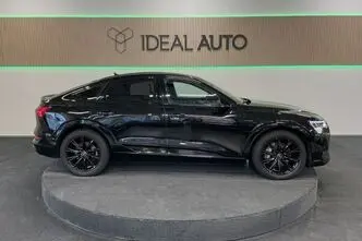 Audi e-tron, 158 kW, electric, automatic, four-wheel drive