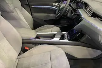 Audi e-tron, 158 kW, electric, automatic, four-wheel drive