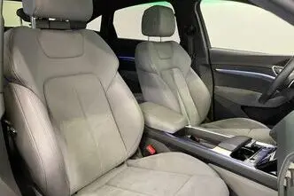 Audi e-tron, 158 kW, electric, automatic, four-wheel drive
