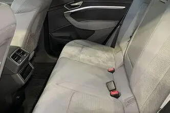 Audi e-tron, 158 kW, electric, automatic, four-wheel drive