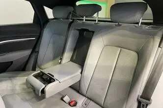 Audi e-tron, 158 kW, electric, automatic, four-wheel drive