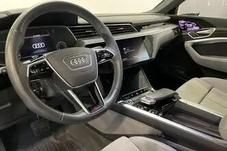 Audi e-tron, 158 kW, electric, automatic, four-wheel drive