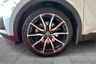 Toyota C-HR, 2.0, 111 kW, pistikhübriid, automaat, esivedu