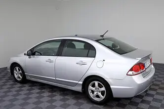 Honda Civic, 1.3, 70 kW, hybrid, automatic, front-wheel drive