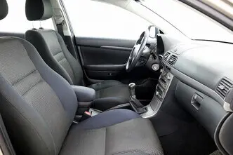 Toyota Avensis, 2.0, 108 kW, petrol, manual, front-wheel drive