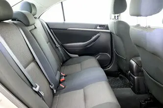 Toyota Avensis, 2.0, 108 kW, petrol, manual, front-wheel drive