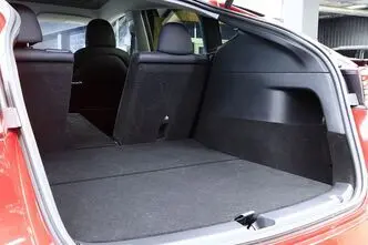 Tesla Model Y, 153 kW, elekter, automaat, nelikvedu