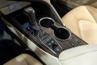 Toyota Camry, 2.5, 131 kW, hübriid, automaat, esivedu