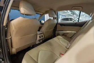 Toyota Camry, 2.5, 131 kW, hübriid, automaat, esivedu