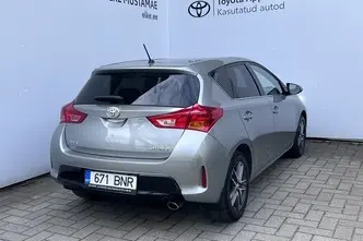 Toyota Auris, 1.6, 97 kW, petrol, automatic, front-wheel drive