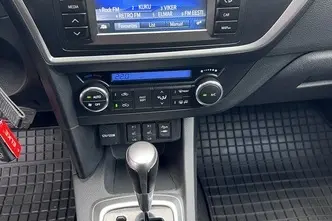 Toyota Auris, 1.6, 97 kW, petrol, automatic, front-wheel drive