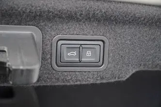 Audi A8, 3.0, 193 kW, дизель, автомат, полный привод